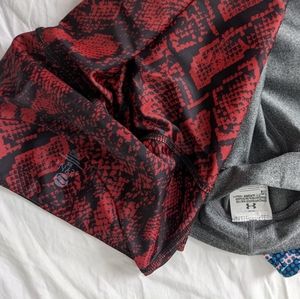 LOT of 3 Capri leggings under armour